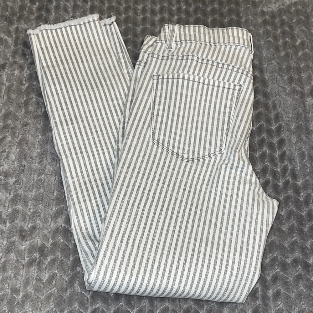 Vylette‎ Gray and White Striped Skinny Jeans. Raw/Rough Hem.  Size 7/28W